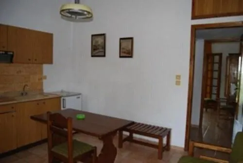 Traditional Kalyves Polygyrou