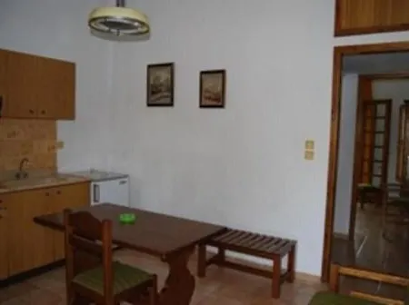 Traditional Kalyves Polygyrou